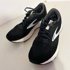 Brooks Revel4 Women’s Size 8.5 Medium
